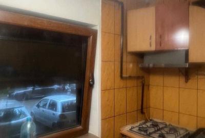 Apartament cu 3 camere decomandat în Patriei - 4