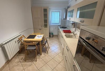 Apartament cu 3 camere decomandat, mobilat în P-ța Victoriei - 1