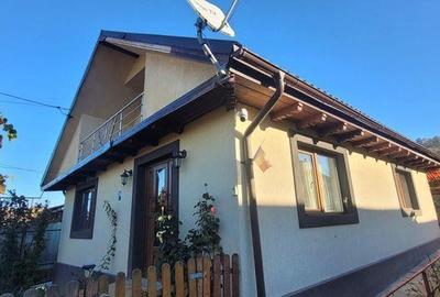 Casă cu 4 camere cu Teren 150 Mp în Central - 1