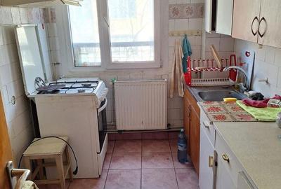 Apartament cu 3 camere semidecomandat în Titan - 2