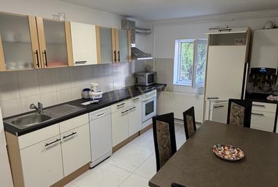 Apartament cu 3 camere decomandat, mobilat în Decebal