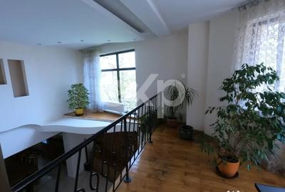 Casă cu 6 camere cu Teren 690 Mp în Găvana
