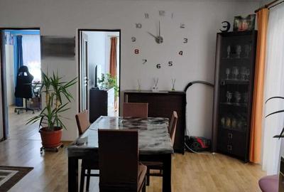 Apartament cu 4 camere decomandat în Stana - 1