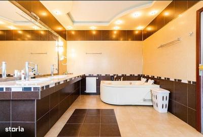Casă cu 4 camere în Dumbrăvița