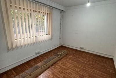 Spațiu comercial, de 50 mp, în Central