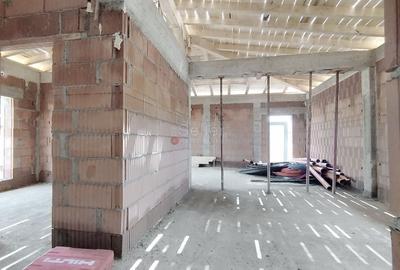 Casă individuală cu 4 camere cu Canalizare în Cristian - 5