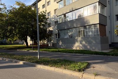 Apartament cu 3 camere semidecomandat în Central