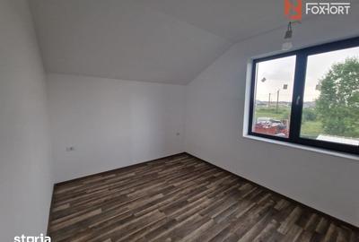 Casă cu 4 camere cu Teren 300 Mp în Moșnița Nouă