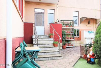 Casă individuală cu 4 camere cu Canalizare în Central - 65