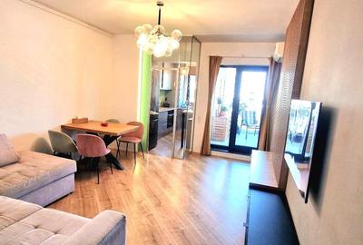 Apartament cu 3 camere semidecomandat, mobilat în Pipera