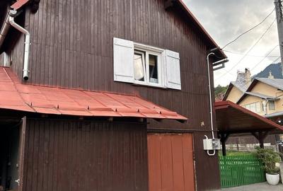 Casă individuală cu 4 camere cu Canalizare în Poiana Țapului