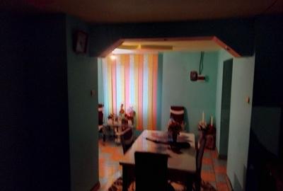 Casă cu 3 camere în Stăvărăști