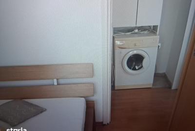 Apartament cu 2 camere semidecomandat în Tei