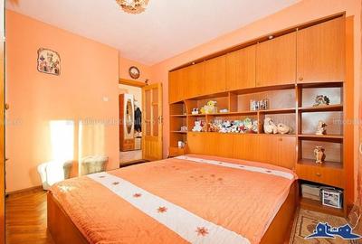 Apartament cu 2 camere decomandat în Piața Centrală - 2