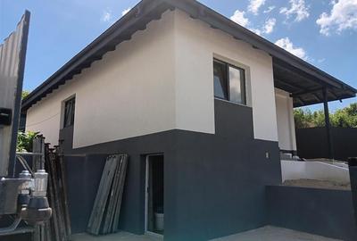Casă cu 4 camere cu Canalizare în Bârnova - 1