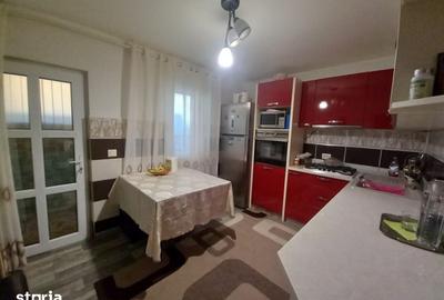 Casă cu 5 camere cu Teren 900 Mp în Central - 2