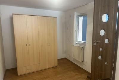 Casă cu 4 camere cu Teren 350 Mp în Colentina