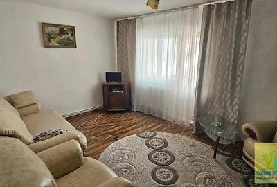 Apartament cu 2 camere decomandat în Poarta 6