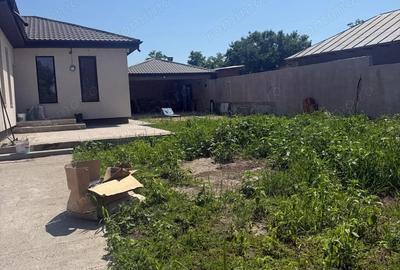 Casă cu Teren 643 Mp în Costi