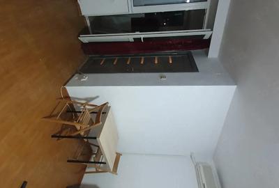 Garsonieră semidecomandată în Titan
