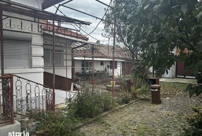 Casă cu 4 camere cu Teren 150 Mp în Central - 1