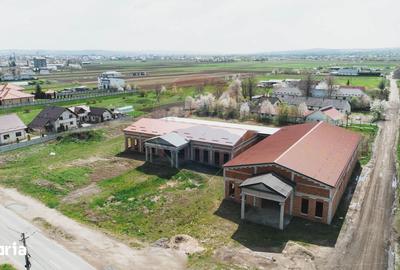 Spațiu comercial, de 1,800 mp, în Central - 3