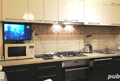 Apartament cu 4 camere decomandat în Apusului