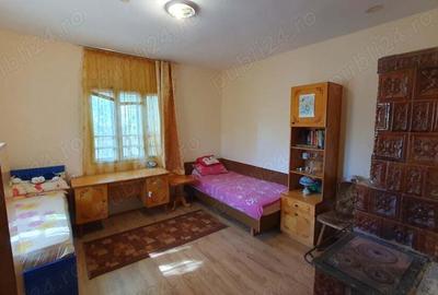 Casă cu 3 camere cu Teren 2871 Mp în Giubega - 10