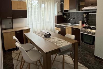 Apartament cu 3 camere decomandat în Săsar