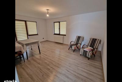 Casă cu 6 camere cu Teren 2676 Mp în Central - 2