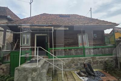 Casă cu 2 camere cu Teren 982 Mp în Bixad