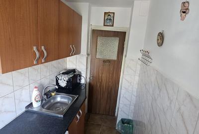 Apartament cu 2 camere decomandat în Colentina