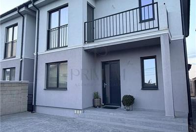Duplex cu 5 camere cu Canalizare în Moșnița Veche
