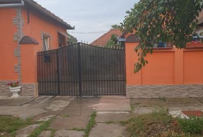 Casă cu 4 camere în Gurba
