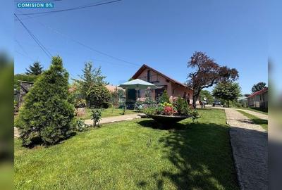 Casă cu 5 camere cu Garaj în Lipănești - 1