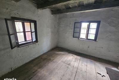 Casă cu 3 camere cu Teren 5571 Mp în Zam