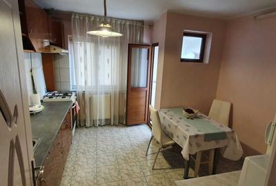 Apartament cu 3 camere decomandat în Rovine - 4