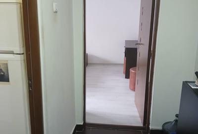 Garsonieră decomandată, mobilată în Gară - 4