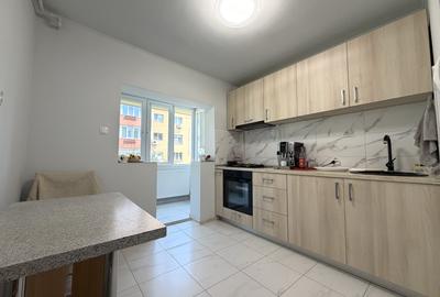 Apartament cu 3 camere decomandat, mobilat în Plăvăț II - 7
