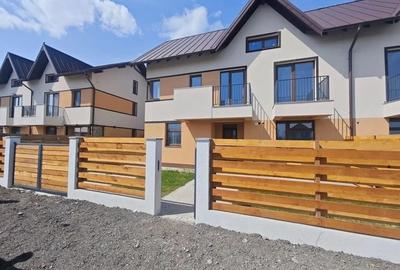 Casă cu 4 camere cu Teren 300 Mp în Stupini