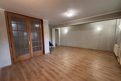 Casă individuală cu 14 camere cu Canalizare în Calea Călărașilor - 11