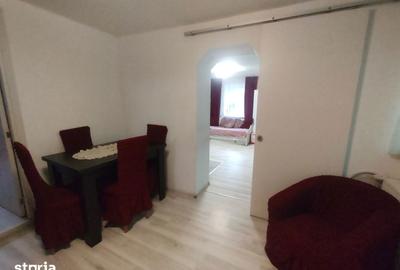 Casă cu 4 camere cu Canalizare în Central - 1