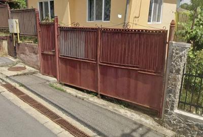 Casă cu 3 camere cu Canalizare în Dâmbul Rotund