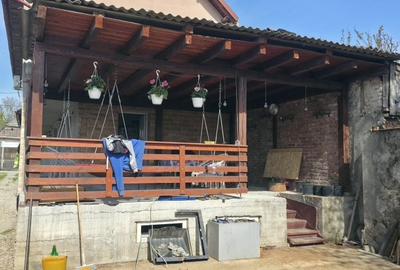 Casă cu 4 camere în Central - 2
