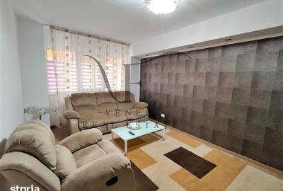 Apartament cu 3 camere semidecomandat în Centrul Civic