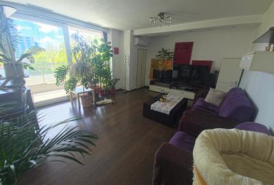 Apartament cu 2 camere decomandat în Sat Vacanță - 2