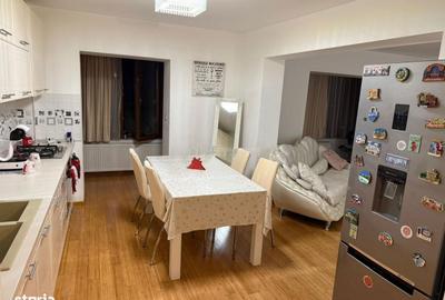 Apartament cu 4 camere decomandat în Rovine - 8