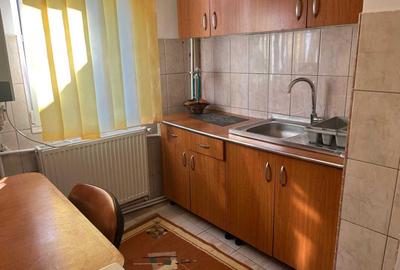 Garsonieră decomandată în Petros - 4
