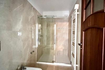 Apartament cu 4 camere în Ultracentral