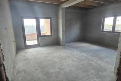 Casă cu Teren 724 Mp în Central - 4